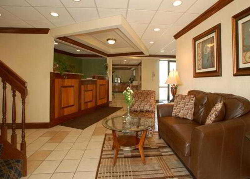 Отель Clarion Pointe Indianapolis Northeast Каслтон Экстерьер фото