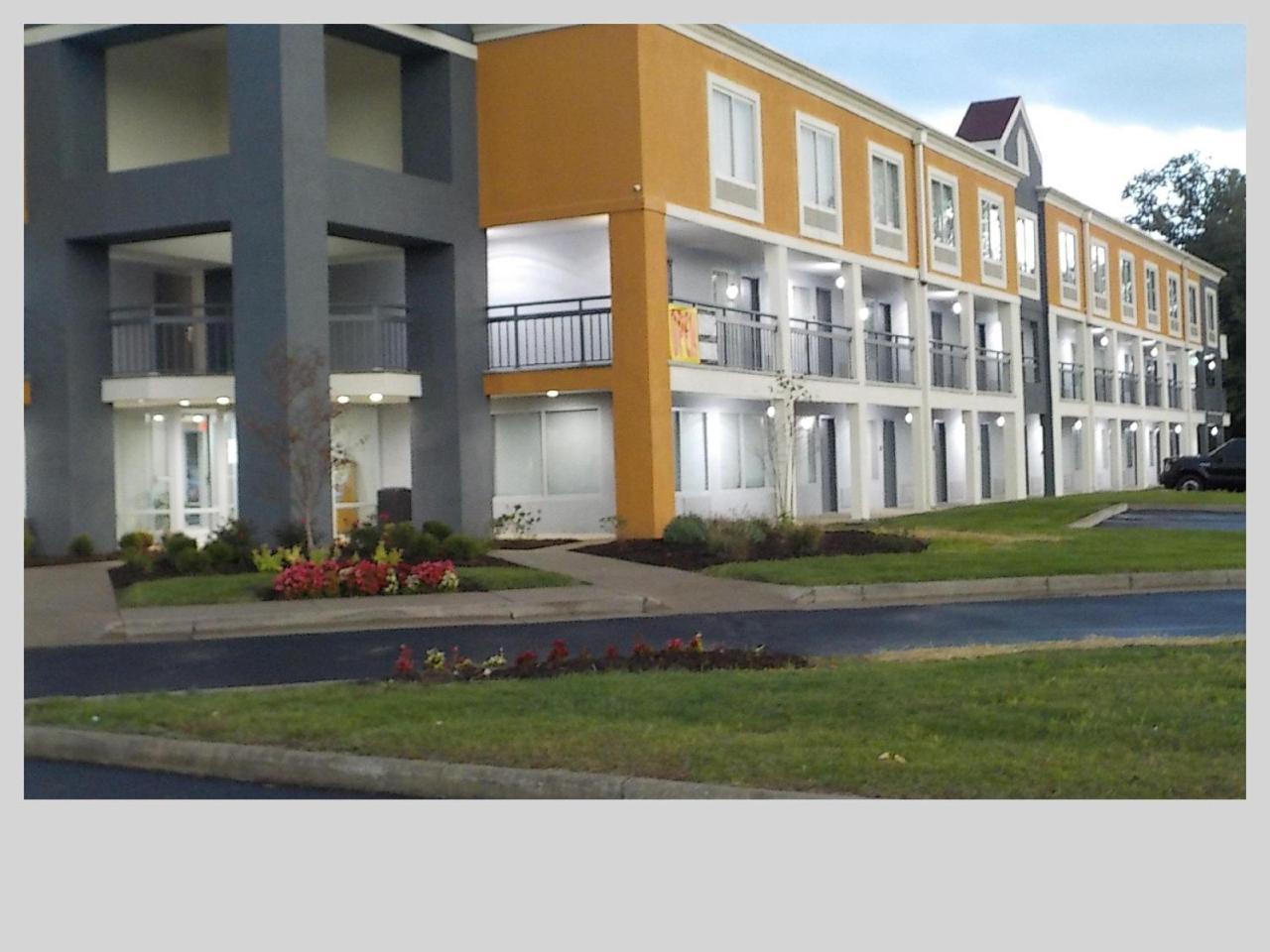 Отель Clarion Pointe Indianapolis Northeast Каслтон Экстерьер фото
